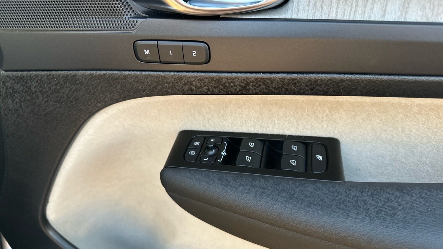 Used Volvo XC40 2022 for sale - 76712310: Photo 30