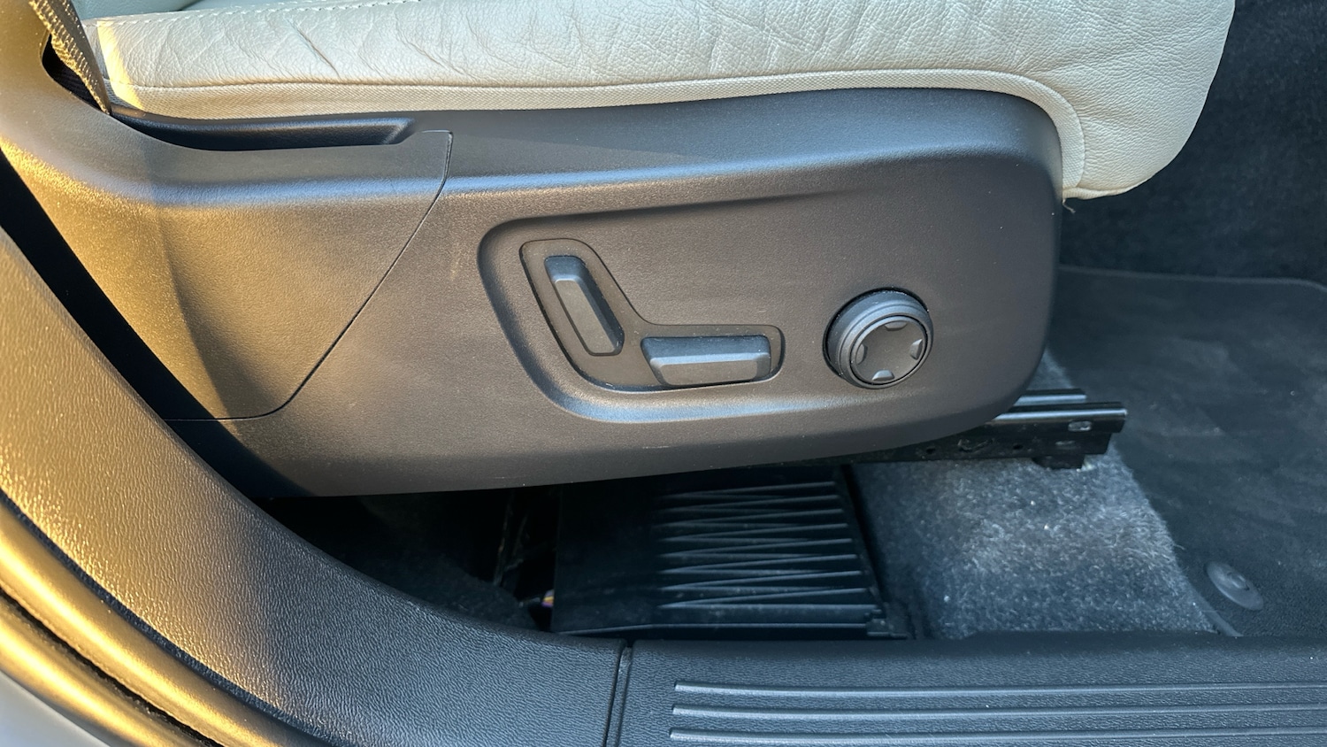 Used Volvo XC40 2022 for sale - 76712310: Photo 31