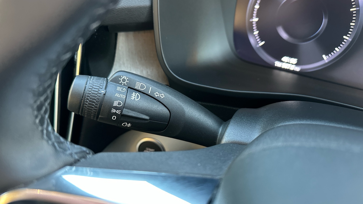 Used Volvo XC40 2022 for sale - 76712310: Photo 34