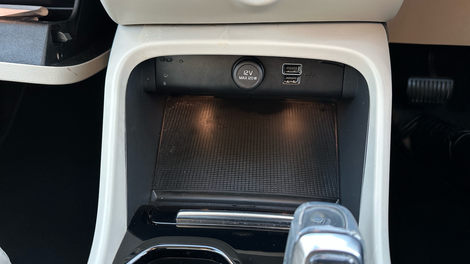 Used Volvo XC40 2022 for sale - 76712310: Photo 39