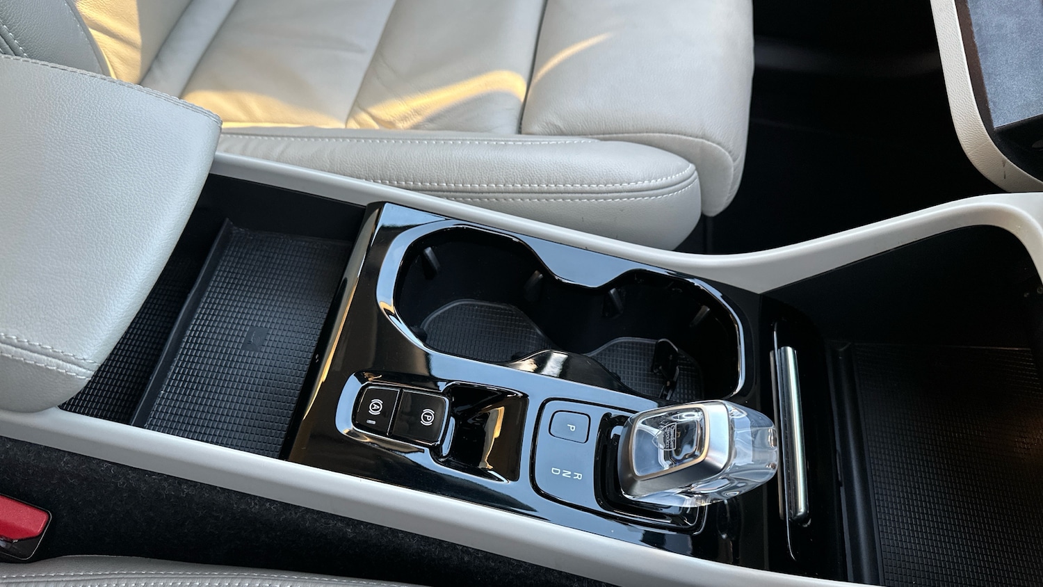 Used Volvo XC40 2022 for sale - 76712310: Photo 41