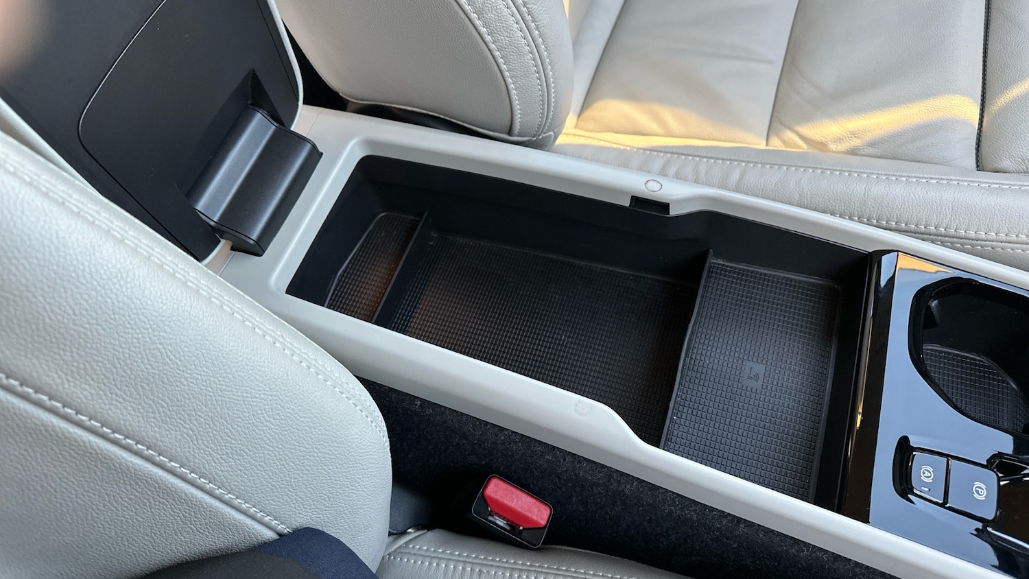 Used Volvo XC40 2022 for sale - 76712310: Photo 42