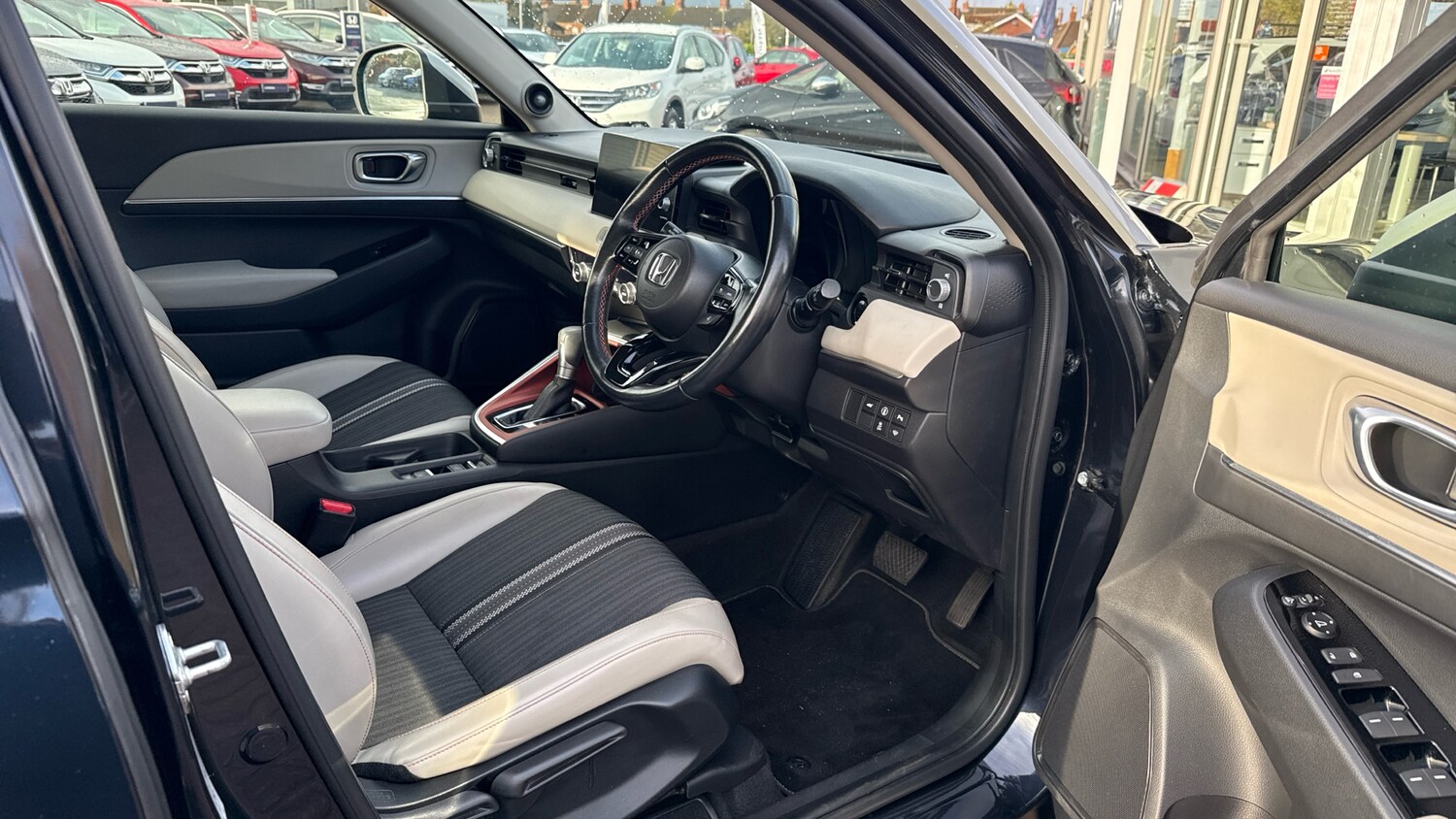 Used Honda HR-V 2022 for sale - 76830538: Photo 30