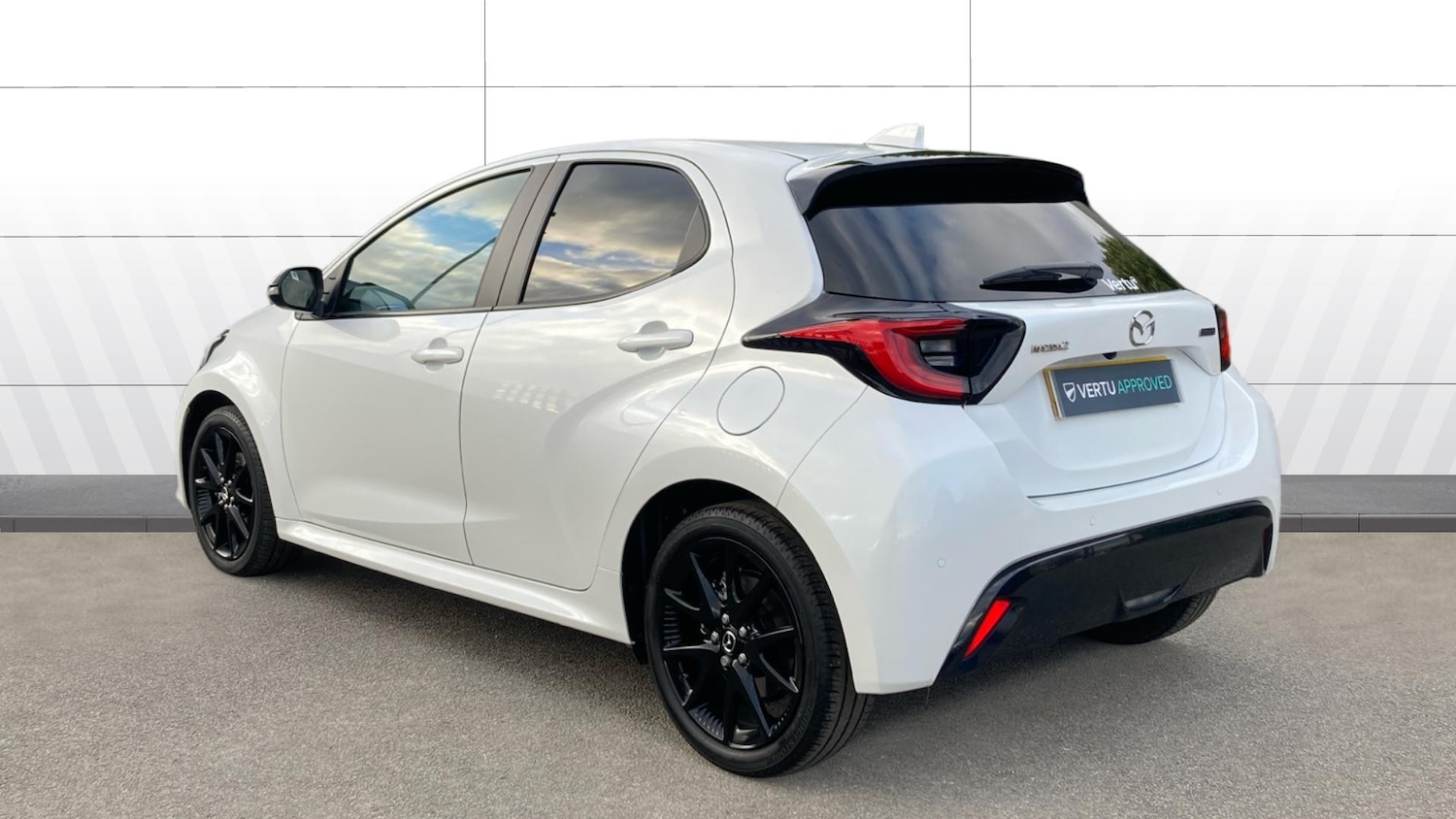 Used Mazda Mazda2 HYBRID 2024 for sale - 77915867: Photo 2