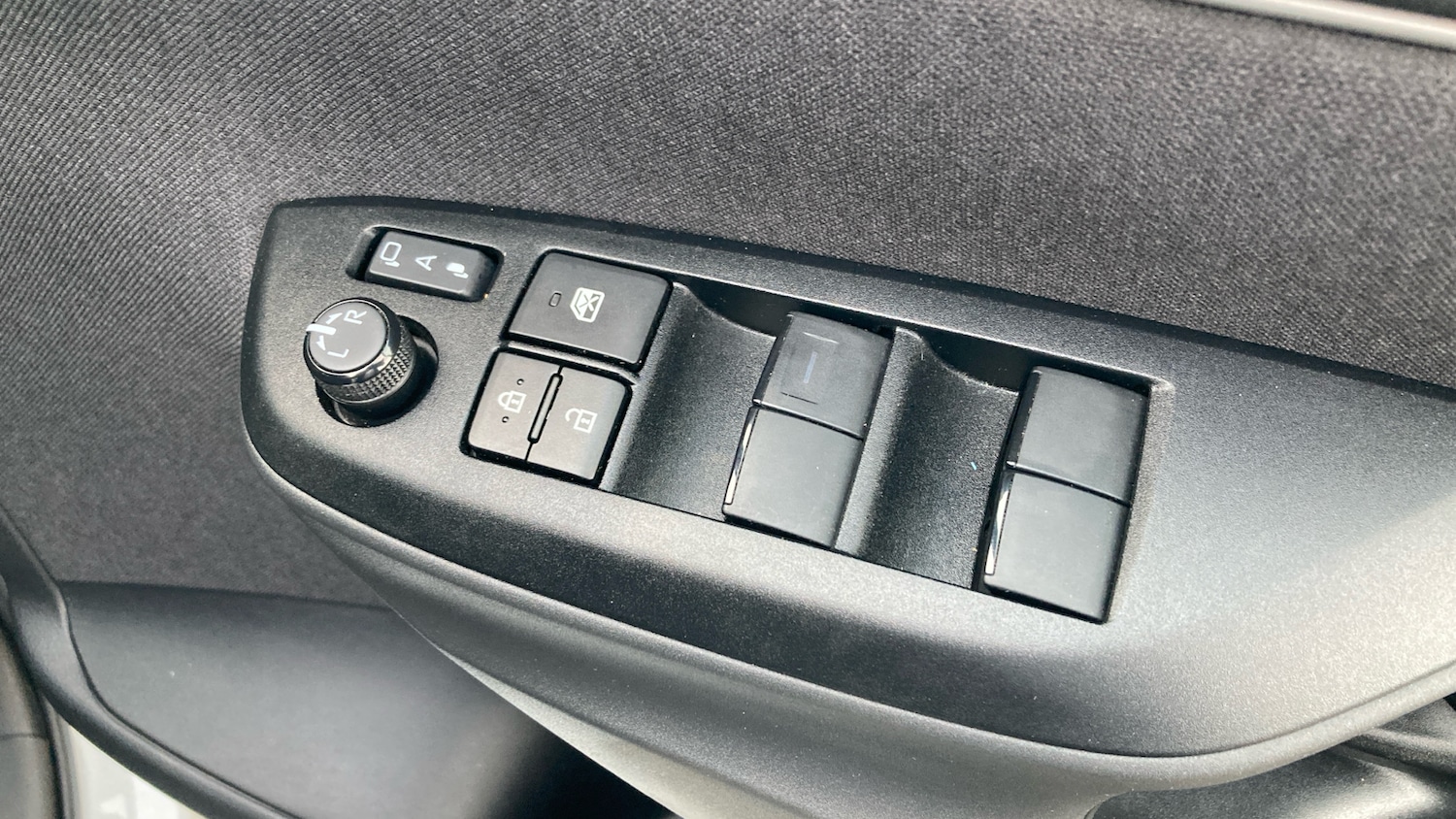 Used Mazda Mazda2 HYBRID 2024 for sale - 77915867: Photo 23