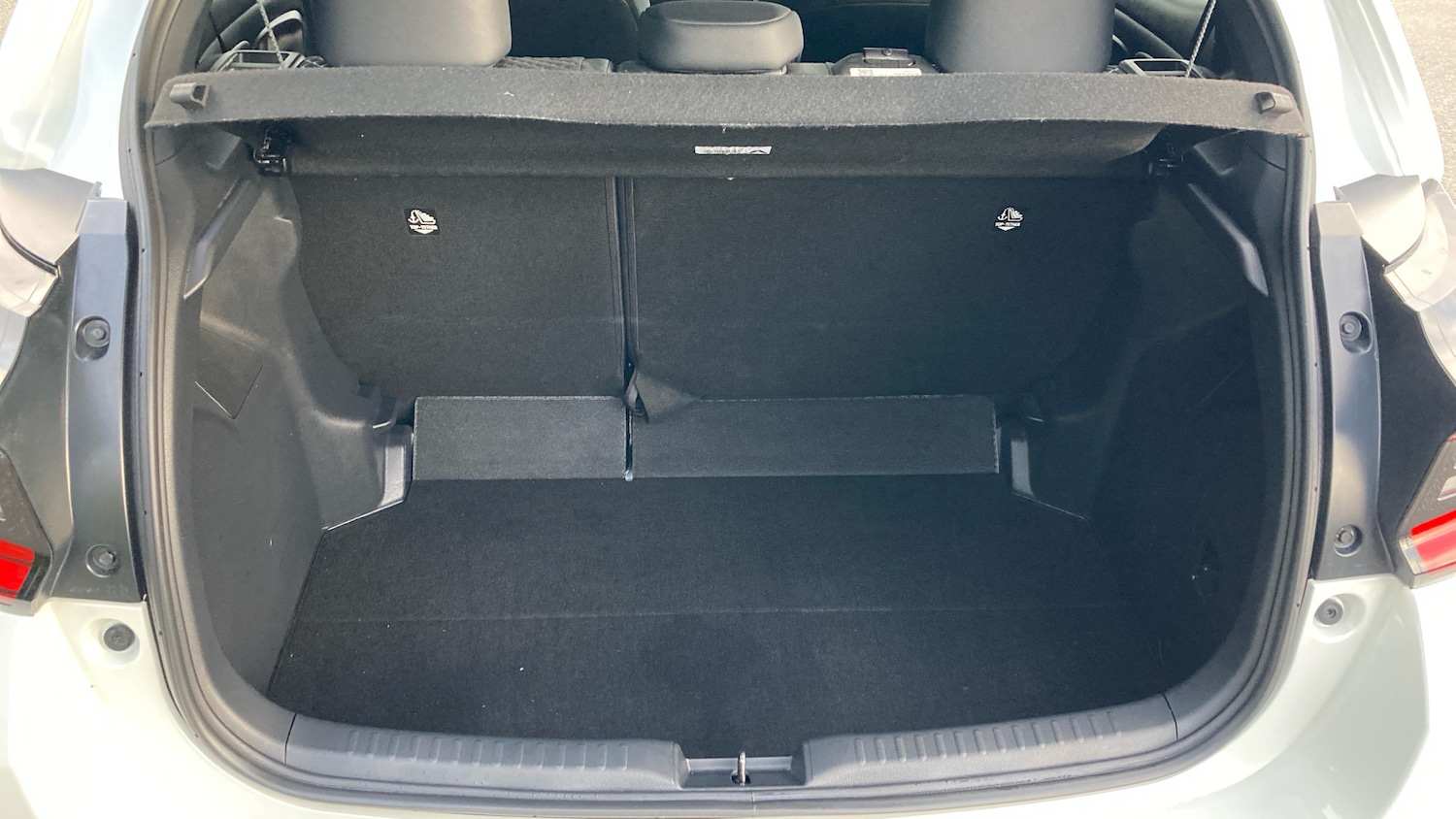 Used Mazda Mazda2 HYBRID 2024 for sale - 77915867: Photo 4