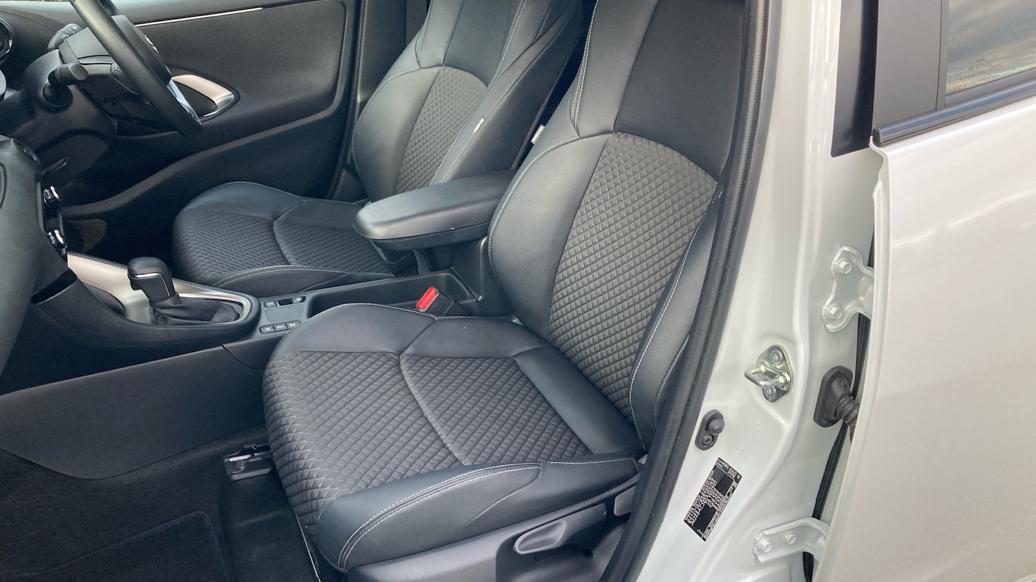 Used Mazda Mazda2 HYBRID 2024 for sale - 77915867: Photo 43