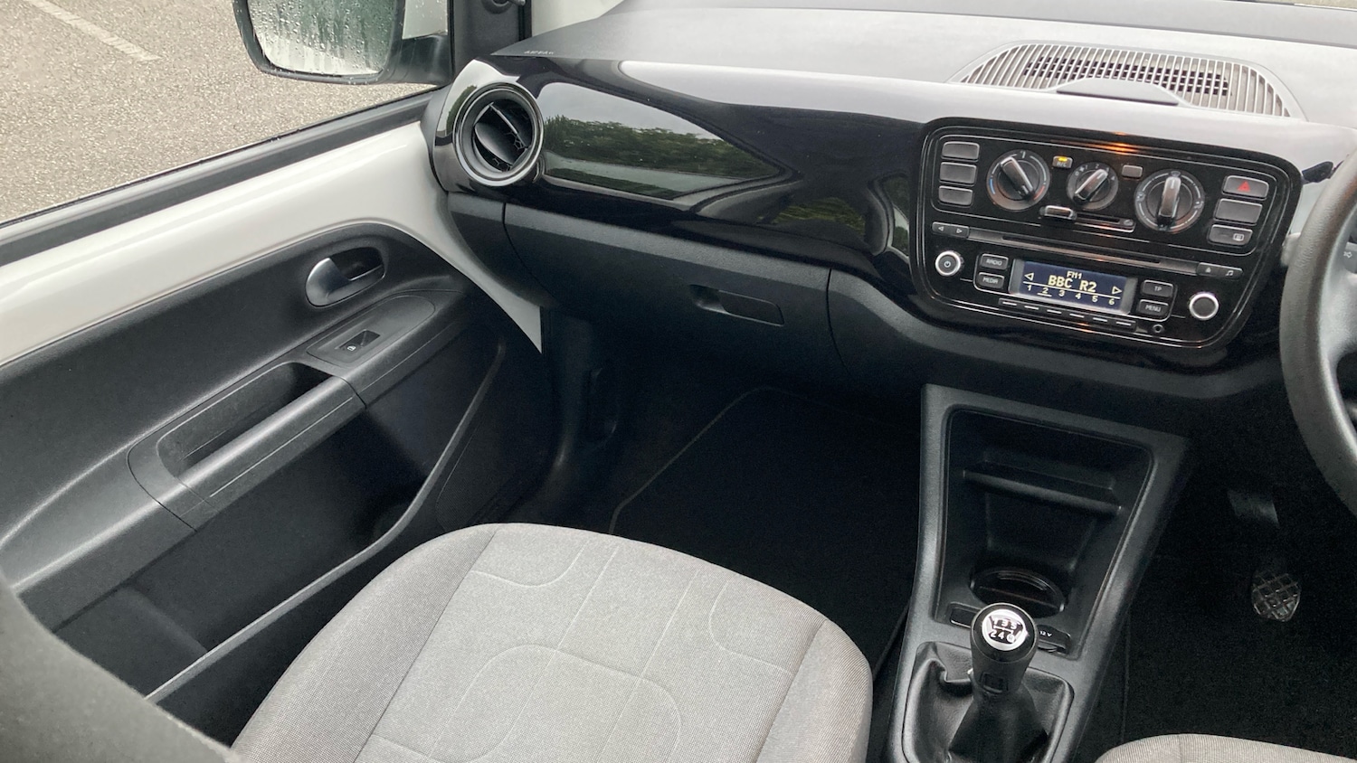 Used Volkswagen up! 2015 for sale - 77220744: Photo 14