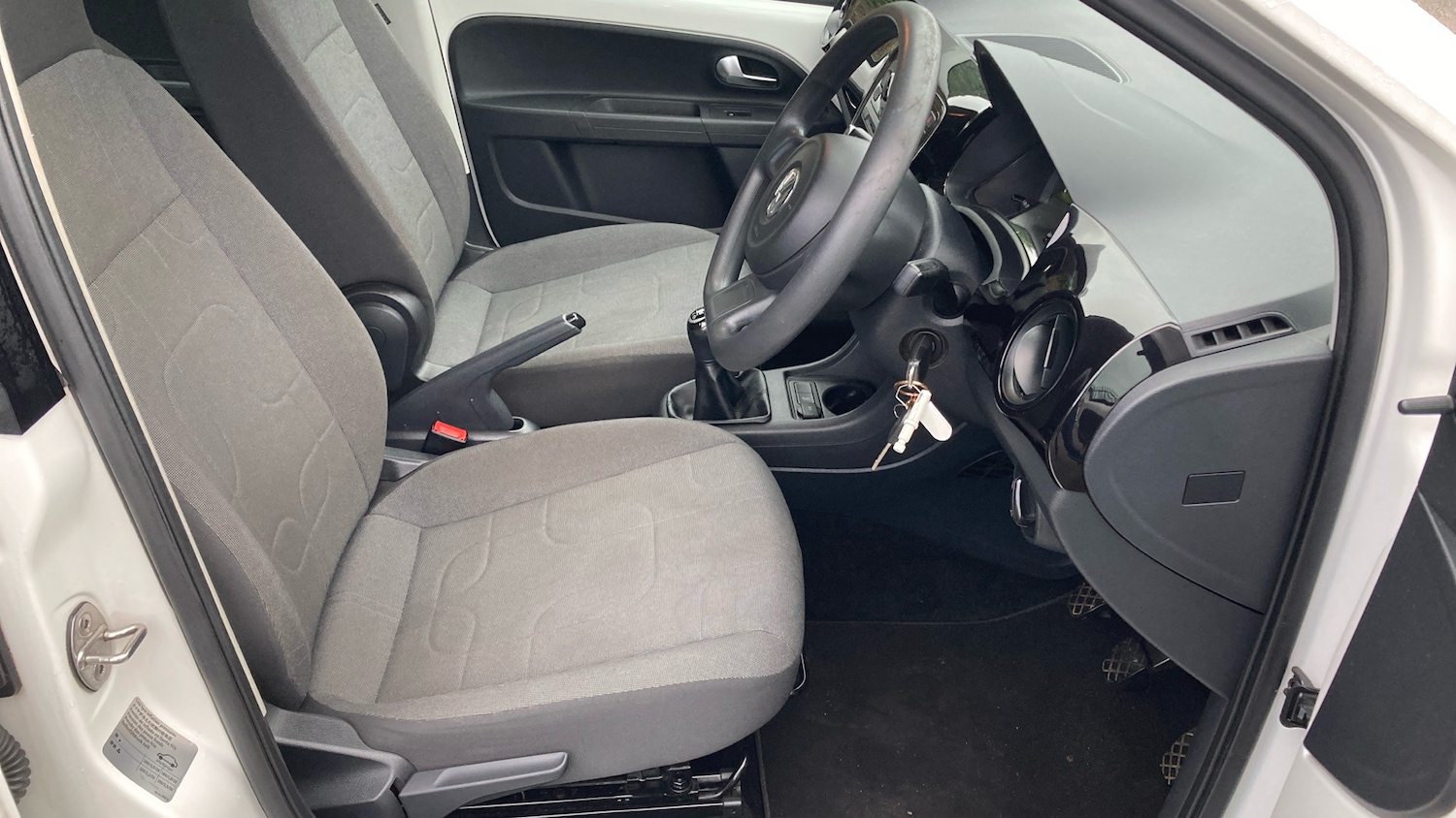 Used Volkswagen up! 2015 for sale - 77220744: Photo 24