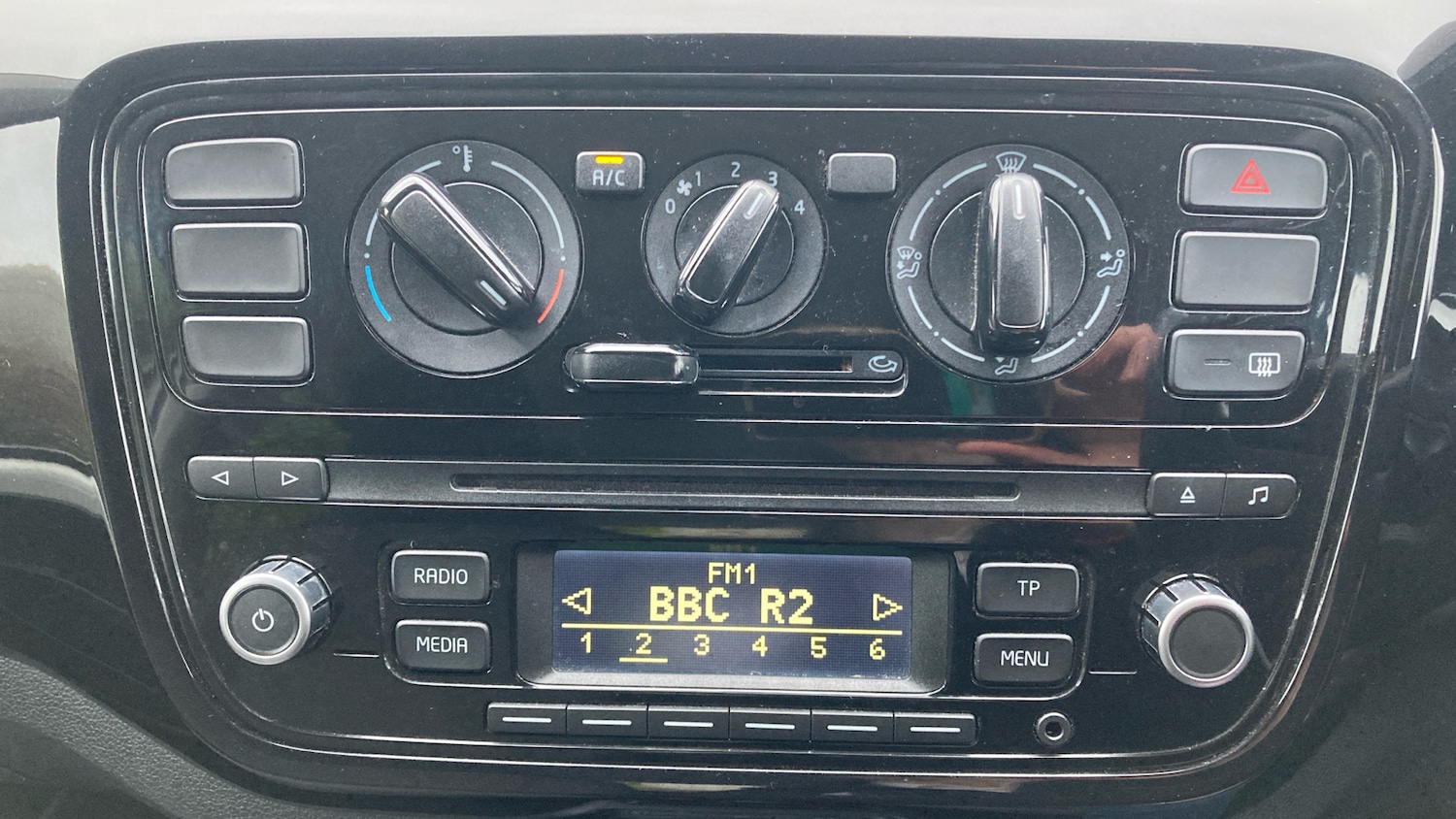 Used Volkswagen up! 2015 for sale - 77220744: Photo 31