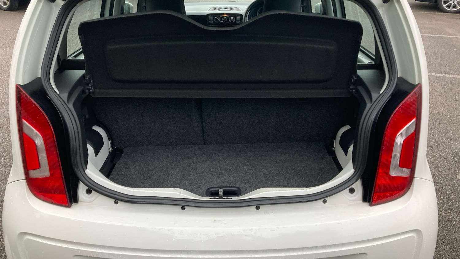 Used Volkswagen up! 2015 for sale - 77220744: Photo 4