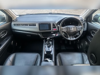 Used Honda HR-V 2017 for sale - 77079469: Photo