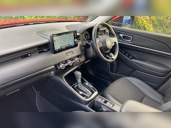 Used Honda HR-V 2024 for sale - 76330354: Photo 2