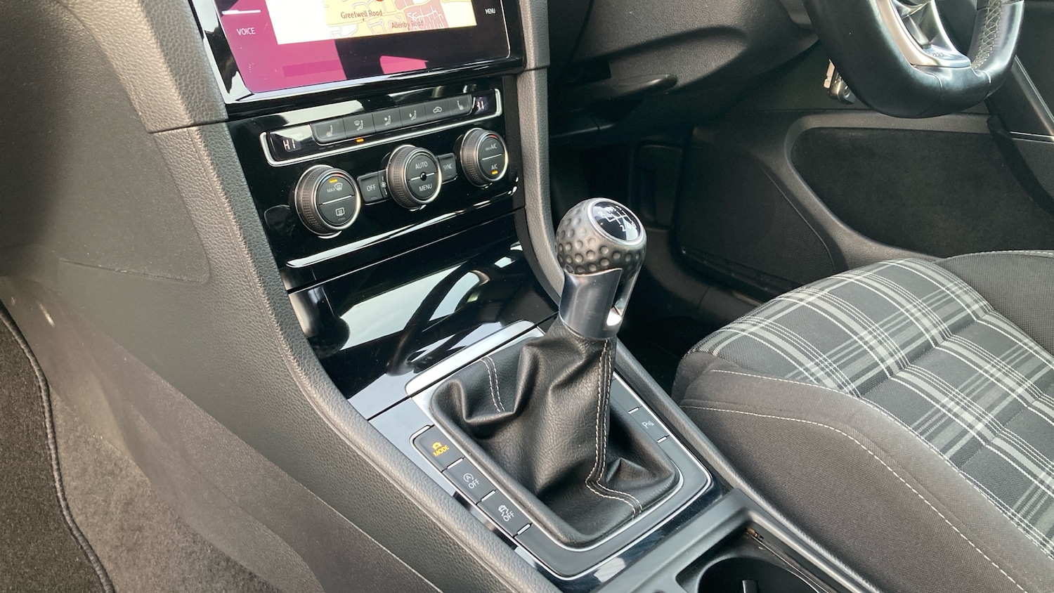 Used Volkswagen Golf 2017 for sale - 77804315: Photo 13