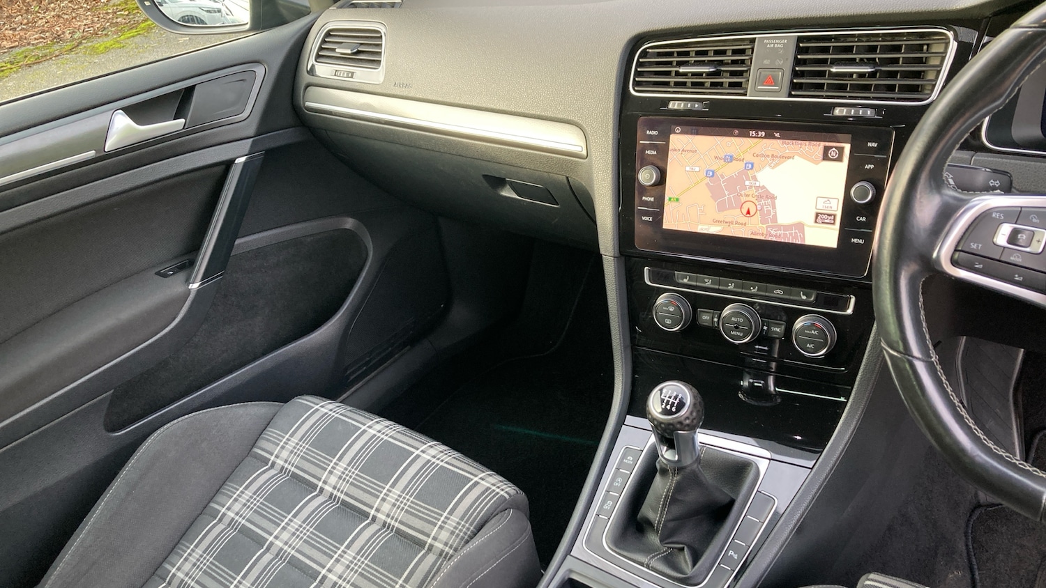 Used Volkswagen Golf 2017 for sale - 77804315: Photo 14