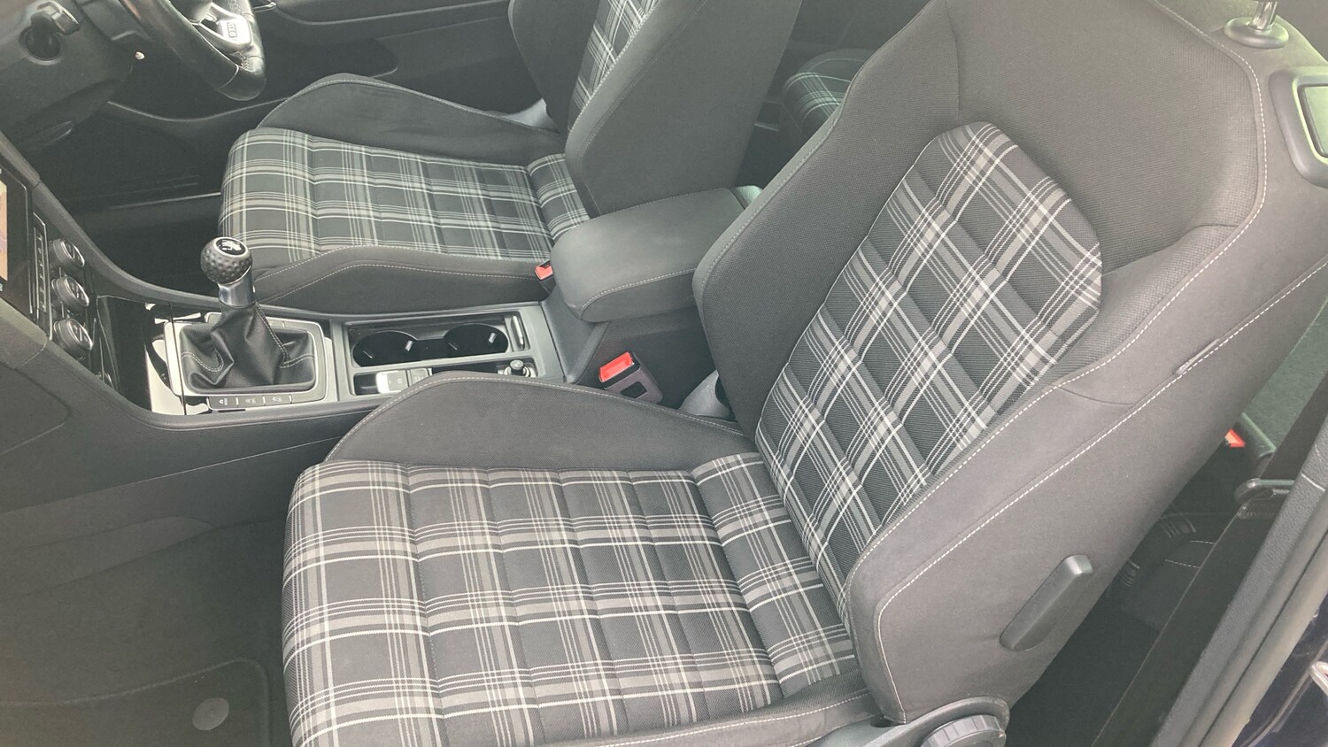 Used Volkswagen Golf 2017 for sale - 77804315: Photo 44