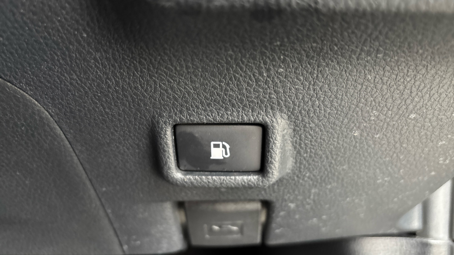 Used Toyota C-HR 2021 for sale - 77339140: Photo 32