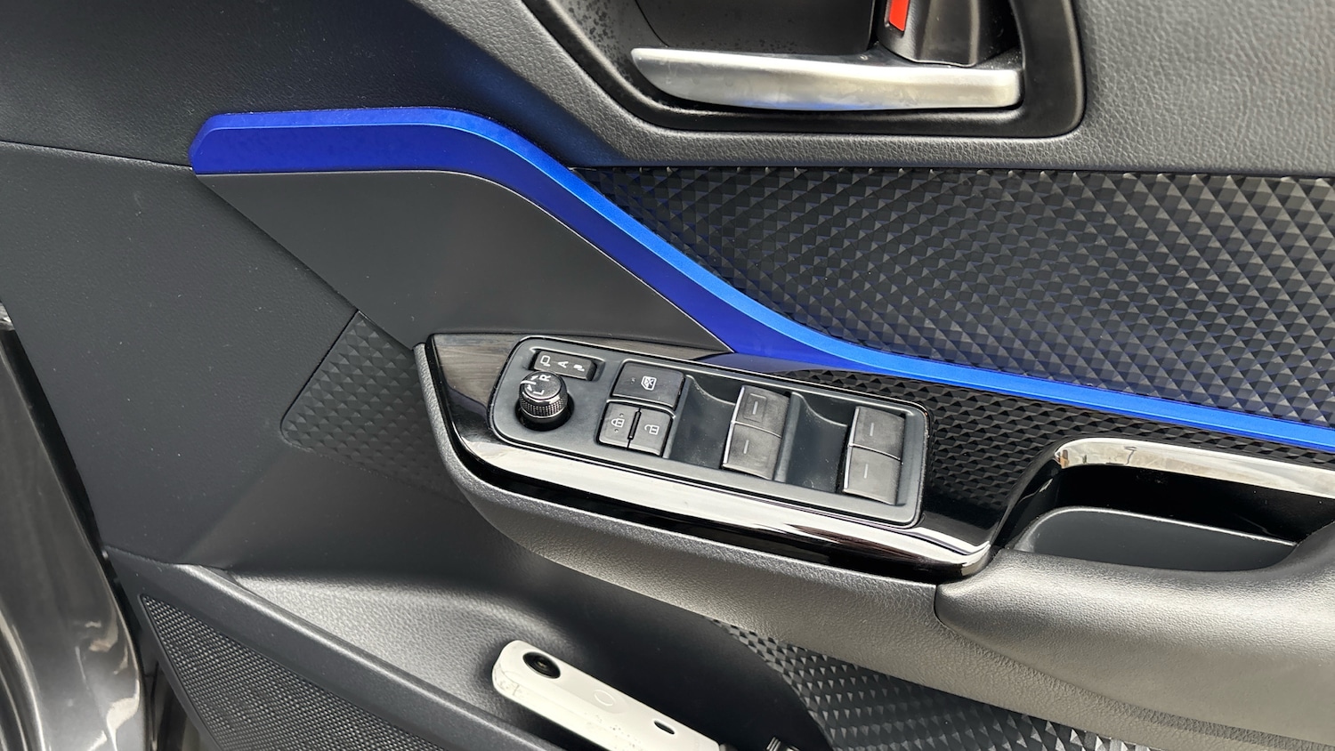 Used Toyota C-HR 2021 for sale - 77339140: Photo 33