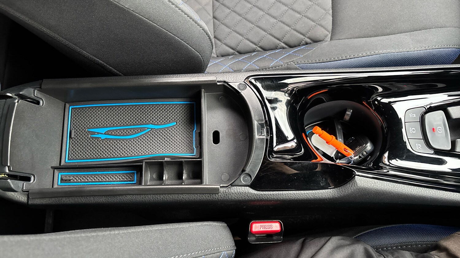 Used Toyota C-HR 2021 for sale - 77339140: Photo 44