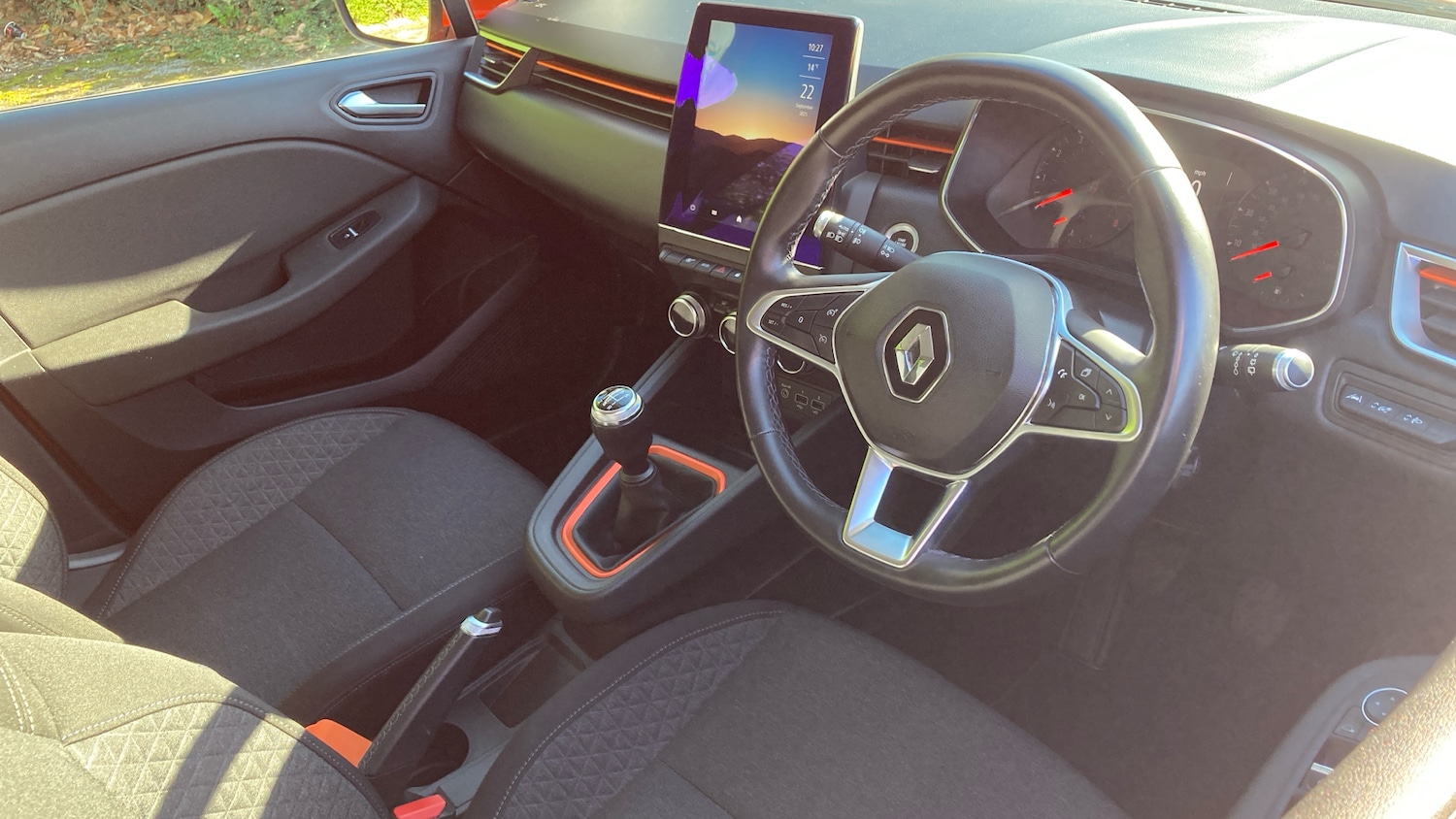 Used Renault Clio 2020 for sale - 76038175: Photo 11