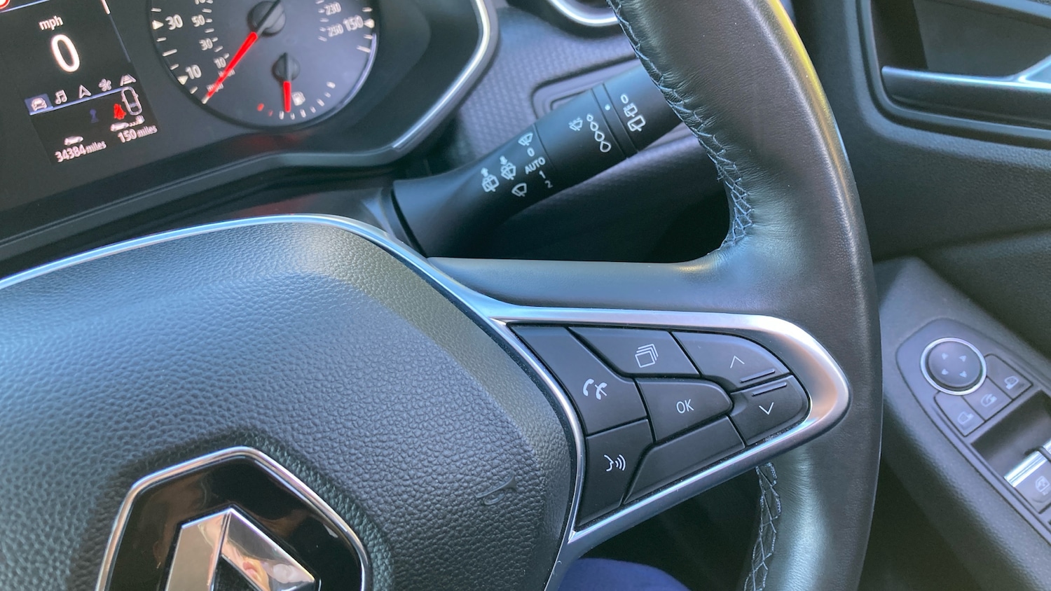 Used Renault Clio 2020 for sale - 76038175: Photo 32