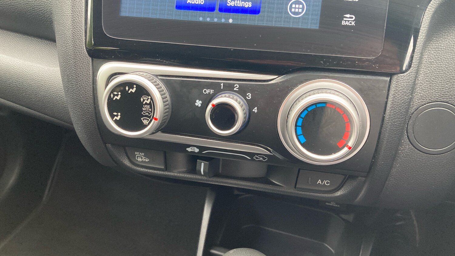 Used Honda Jazz 2015 for sale - 77617745: Photo 47