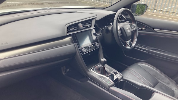 Used Honda Civic 2018 for sale - 76222153: Photo 2
