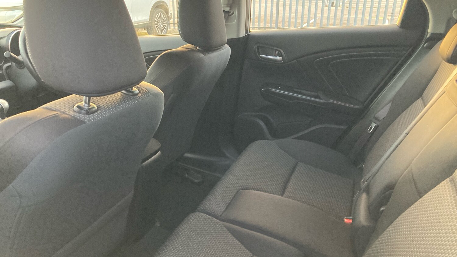 Used Honda Civic 2017 for sale - 76933010: Photo 16