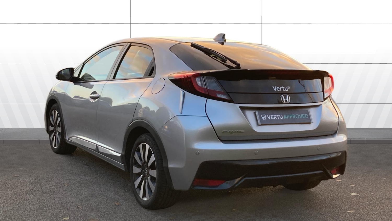 Used Honda Civic 2017 for sale - 76933010: Photo 2