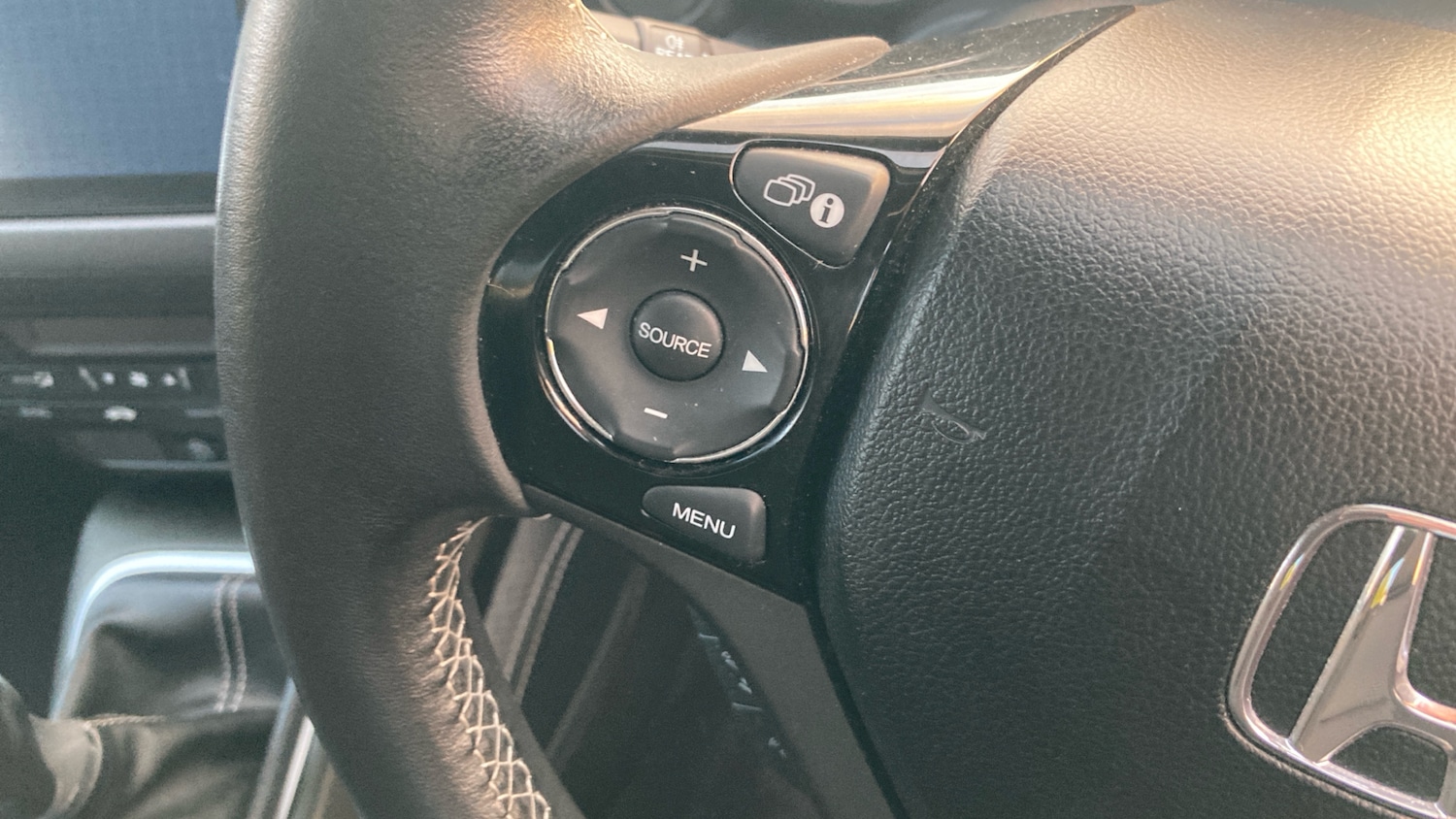 Used Honda Civic 2017 for sale - 76933010: Photo 27