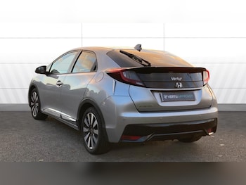 Used Honda Civic 2017 for sale - 76933010: Photo