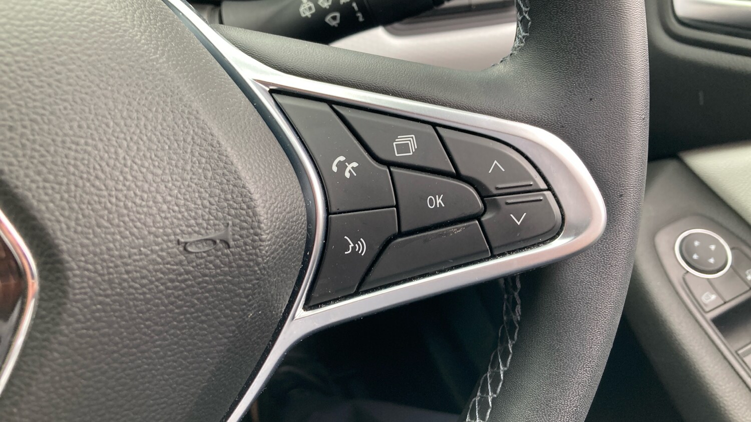 Used Renault Clio 2022 for sale - 76603286: Photo 45