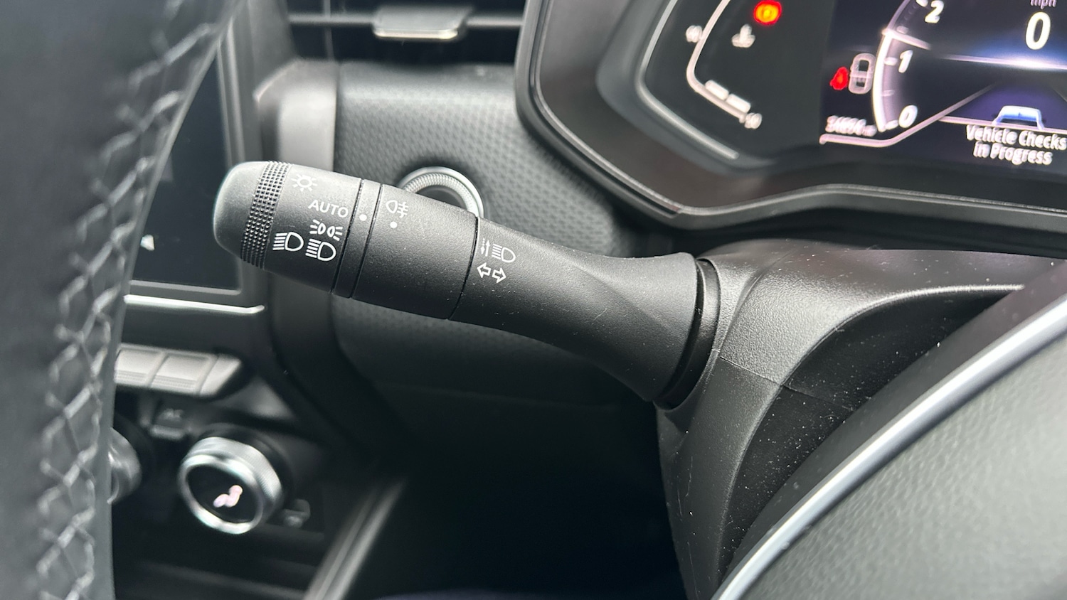 Used Renault Clio 2023 for sale - 76984680: Photo 37