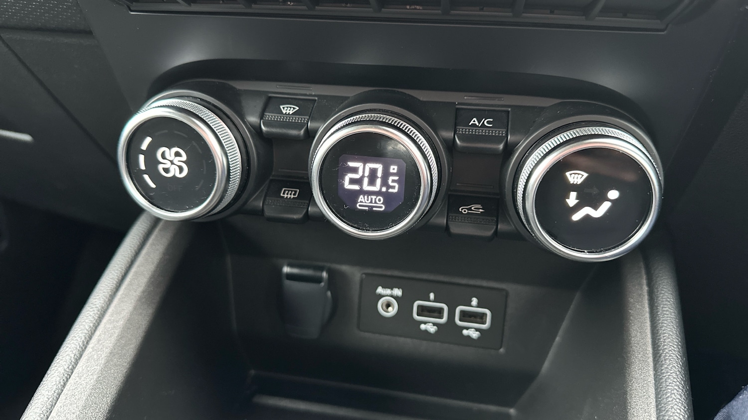 Used Renault Clio 2023 for sale - 76984680: Photo 42