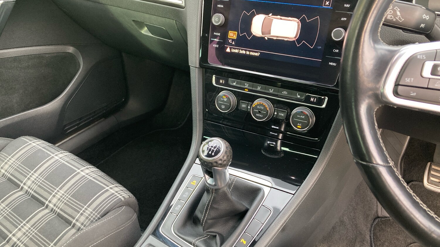 Used Volkswagen Golf 2017 for sale - 77581016: Photo 34