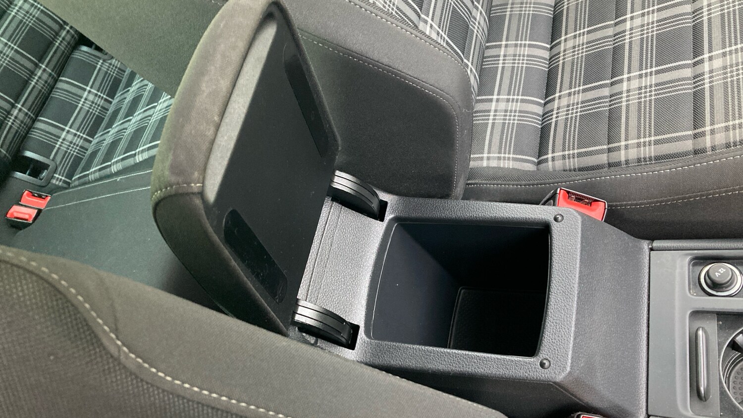 Used Volkswagen Golf 2017 for sale - 77581016: Photo 36