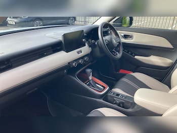 Used Honda HR-V 2023 for sale - 76027001: Photo 2