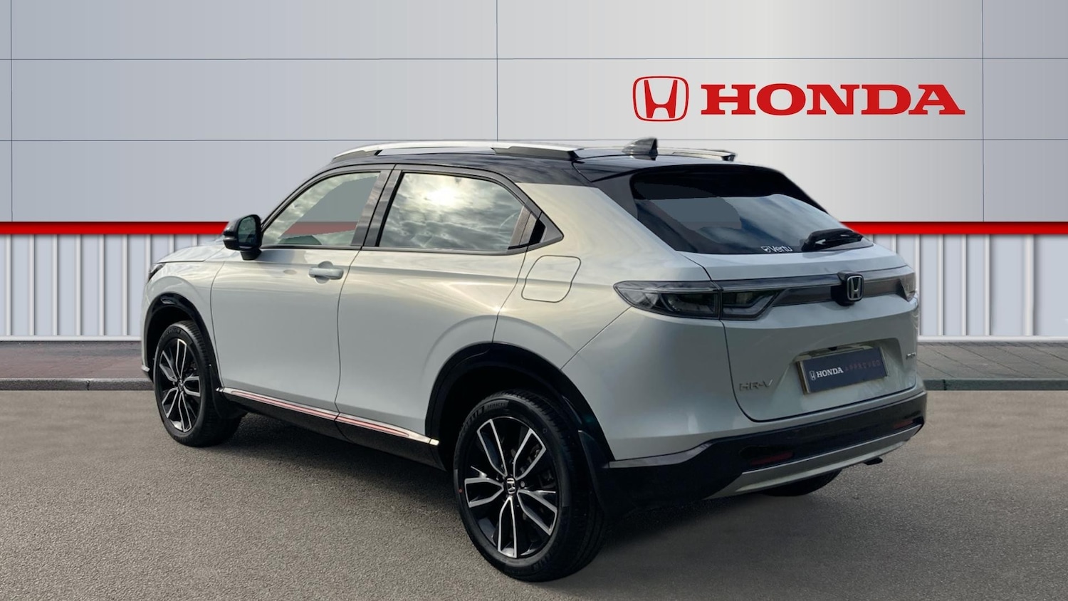 Used Honda HR-V 2023 for sale - 76027001: Photo 3