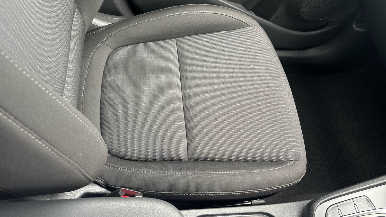 Used Hyundai KONA 2022 for sale - 76143546: Photo 35