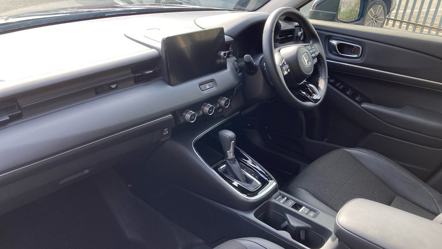 Used Honda HR-V 2023 for sale - 77975743: Photo 2