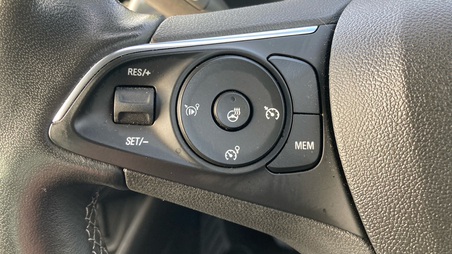 Used Vauxhall Crossland 2022 for sale - 76895191: Photo 40