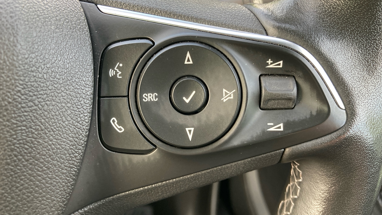 Used Vauxhall Crossland 2022 for sale - 76895191: Photo 41