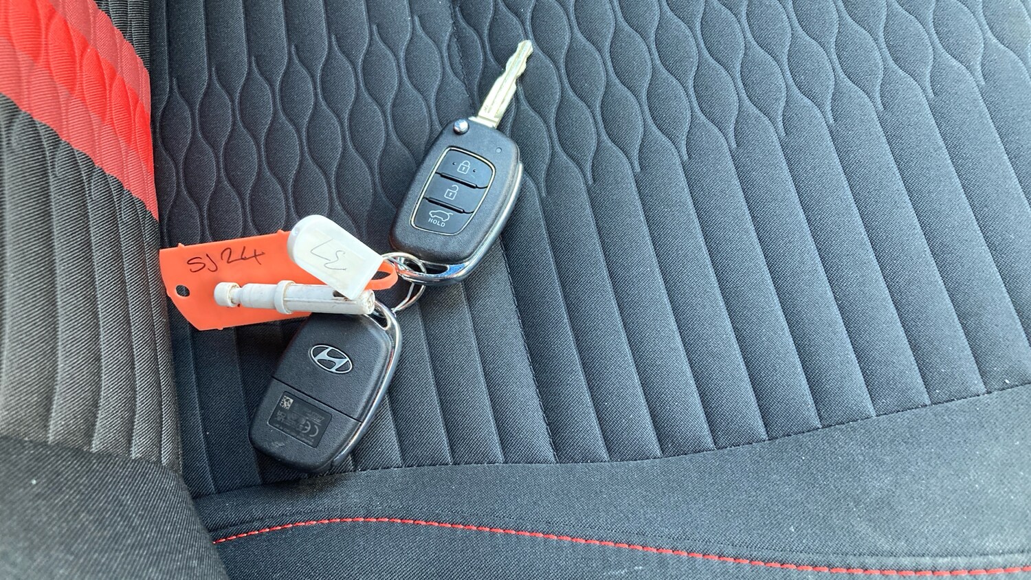 Used Hyundai i10 2024 for sale - 76055896: Photo 20
