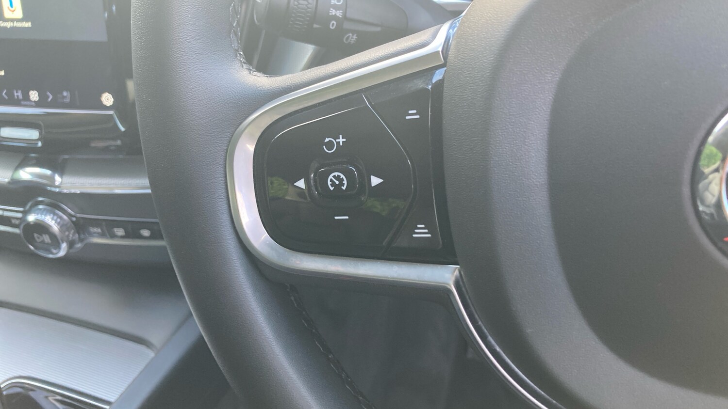 Used Volvo XC60 2023 for sale - 77353502: Photo 30