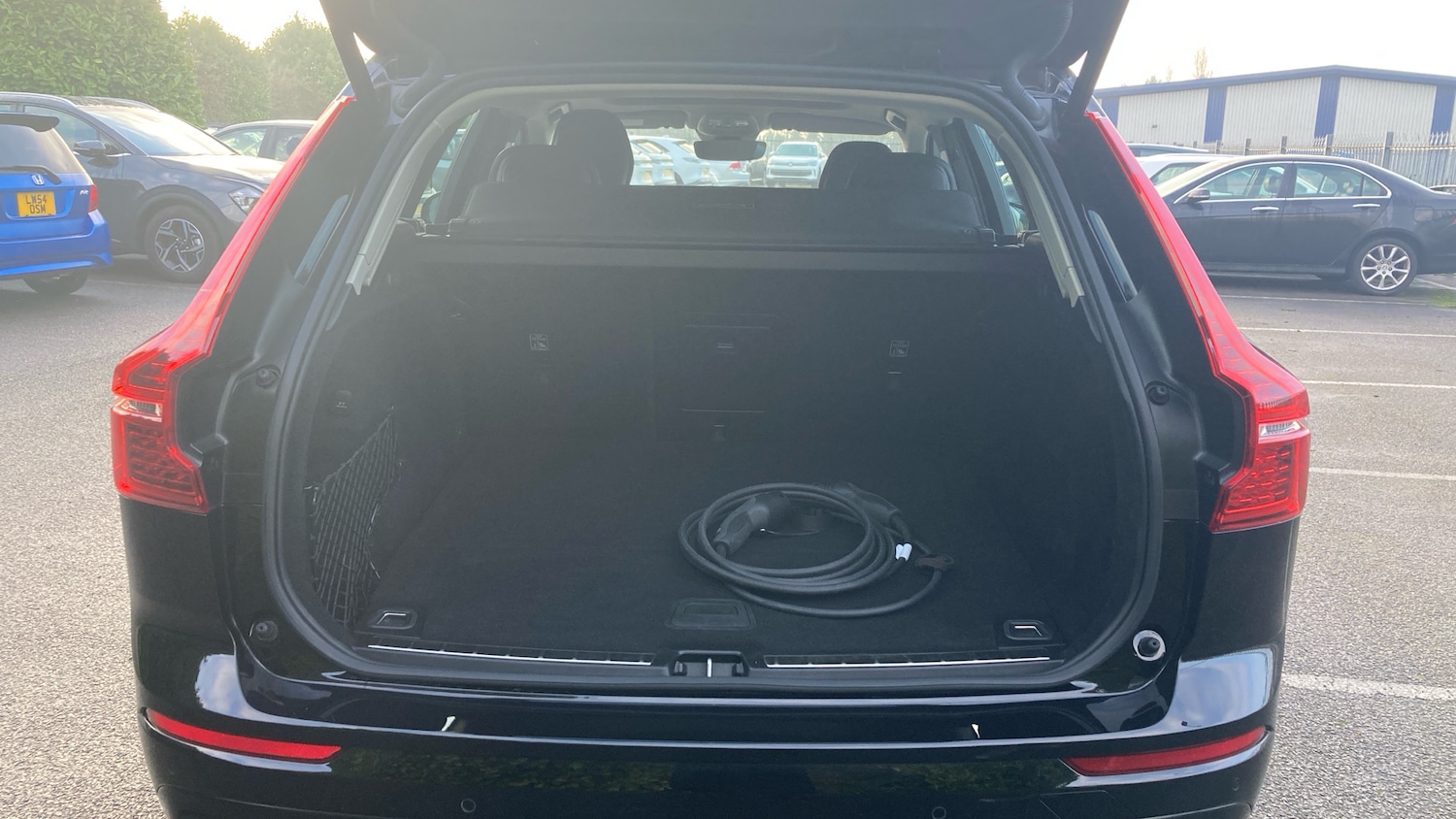 Used Volvo XC60 2023 for sale - 77353502: Photo 4