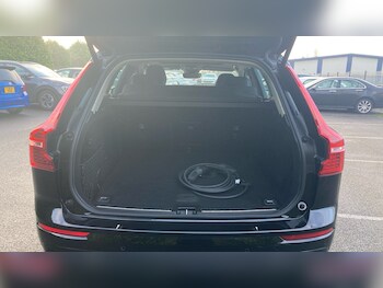 Used Volvo XC60 2023 for sale - 77353502: Photo