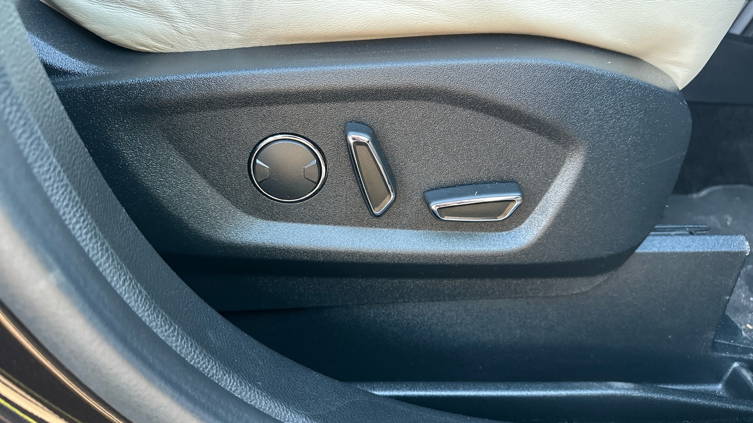 Used Ford Edge 2017 for sale - 76683966: Photo 24