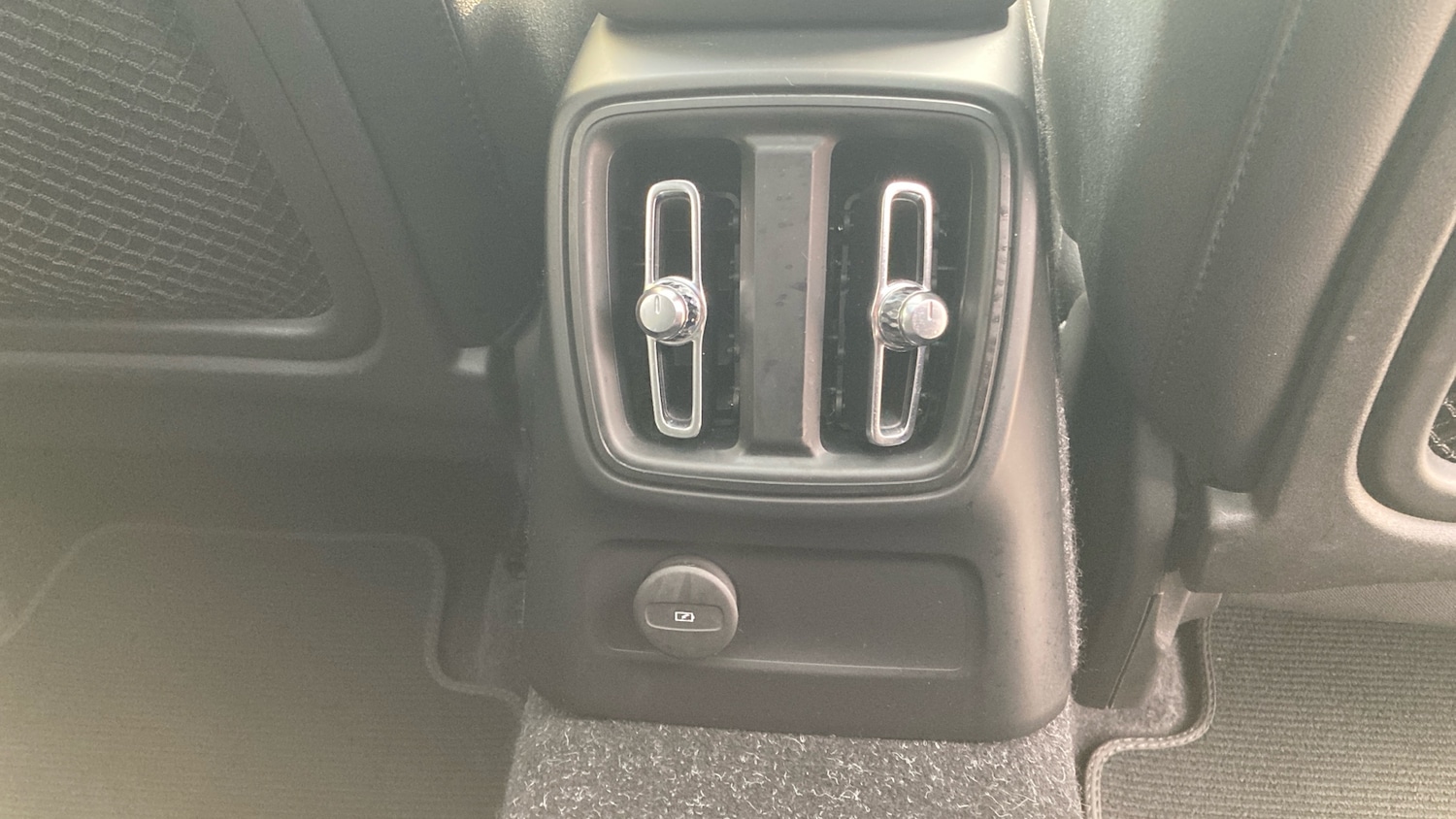 Used Volvo XC40 2020 for sale - 77662475: Photo 28