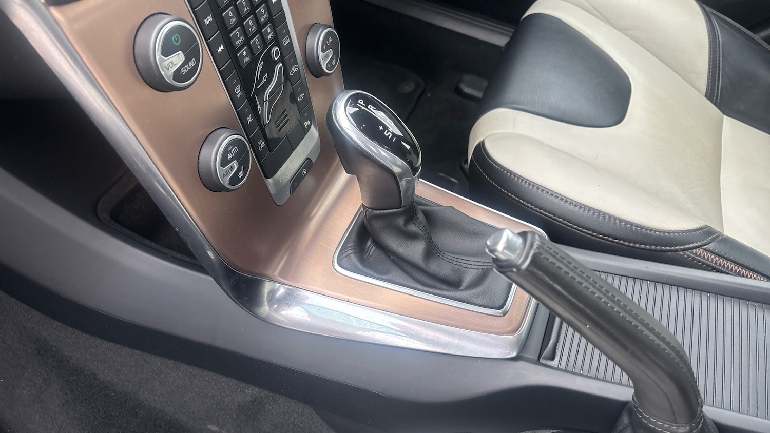 Used Volvo V40 2016 for sale - 77663355: Photo 13