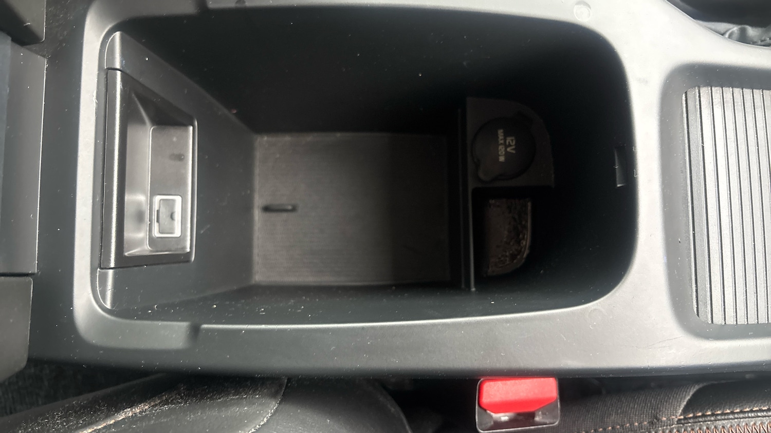 Used Volvo V40 2016 for sale - 77663355: Photo 29